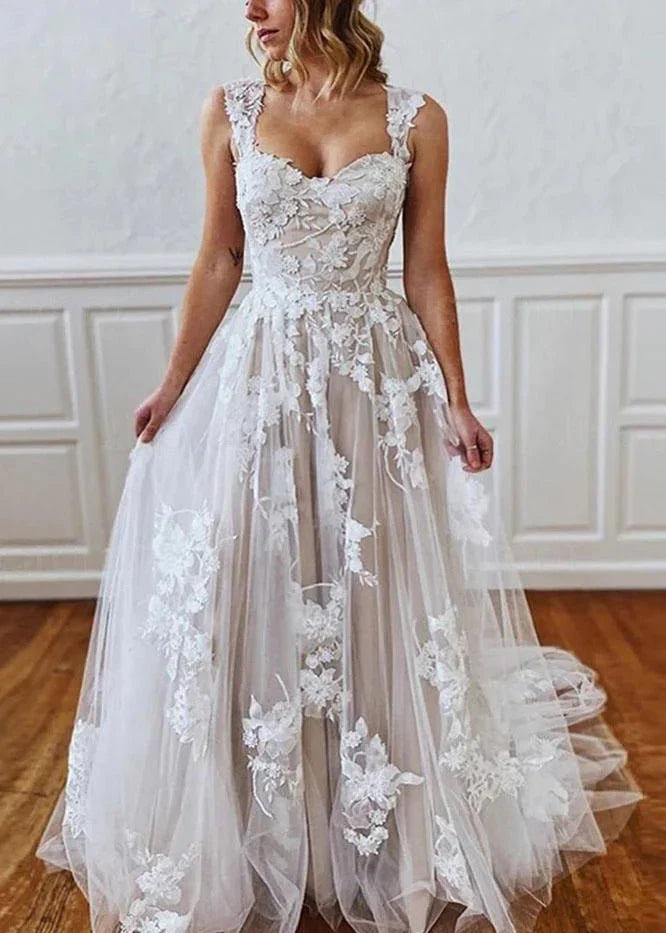 A Line Straps Sweetheart Wedding Dress with Lace Appliques