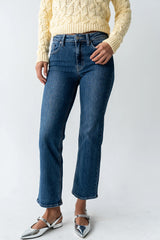 Amanda Straight Leg Jeans in Medium Wash