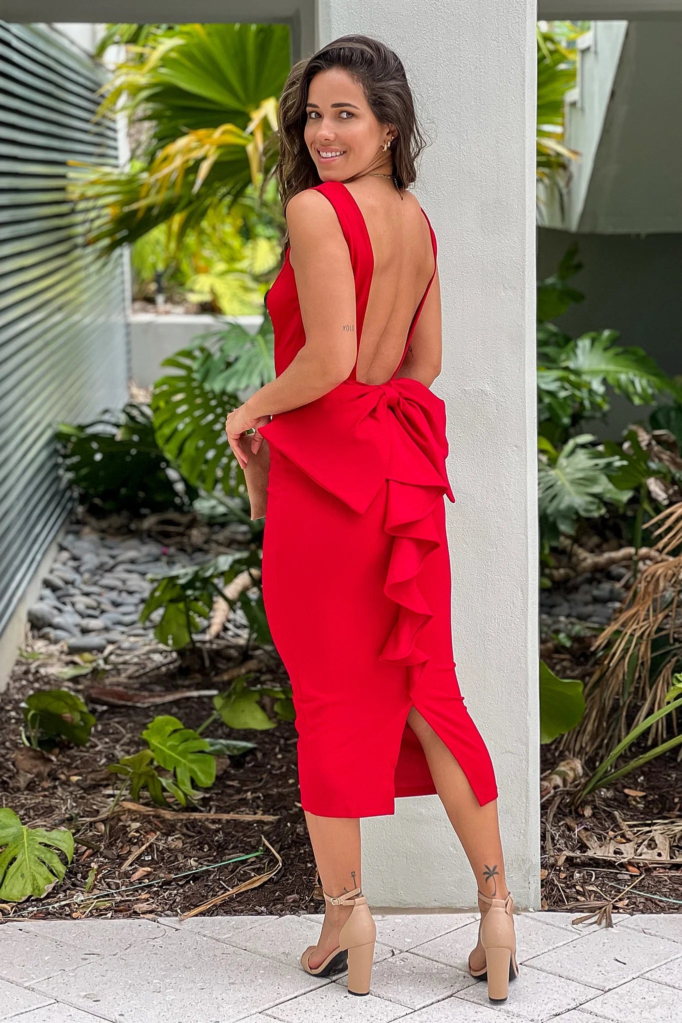 Red Midi Dress With Open Back And Bow
