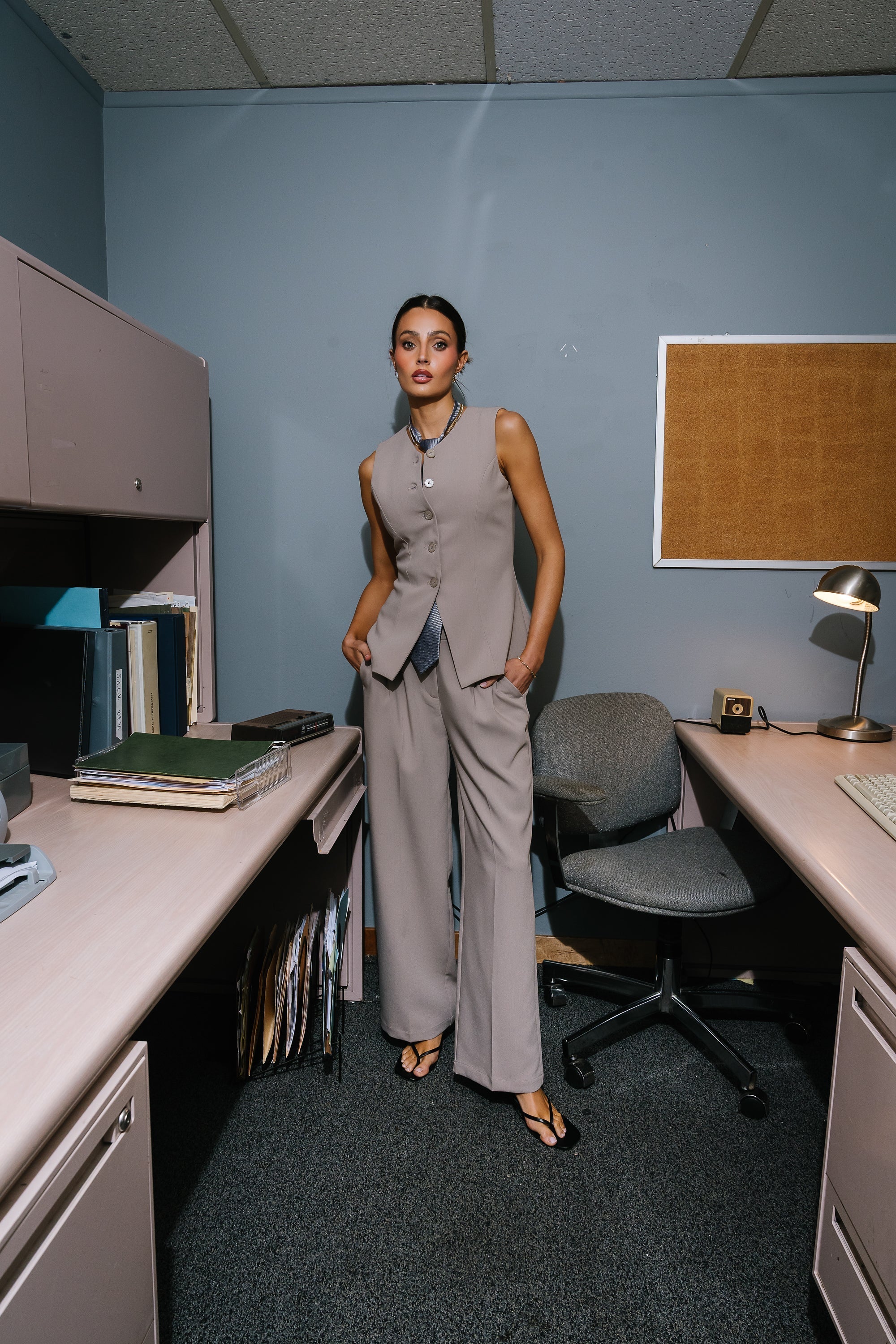 Carrie Pleated Trousers in Regular Taupe