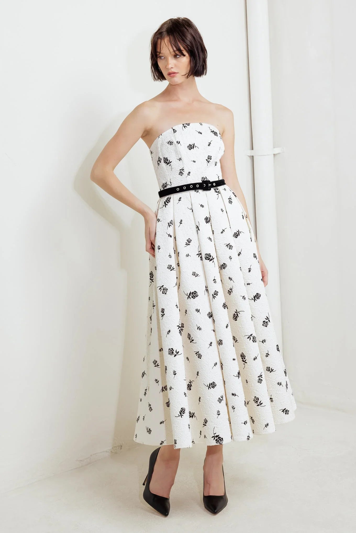 BLACK ROSE STRAPLESS MIDI DRESS