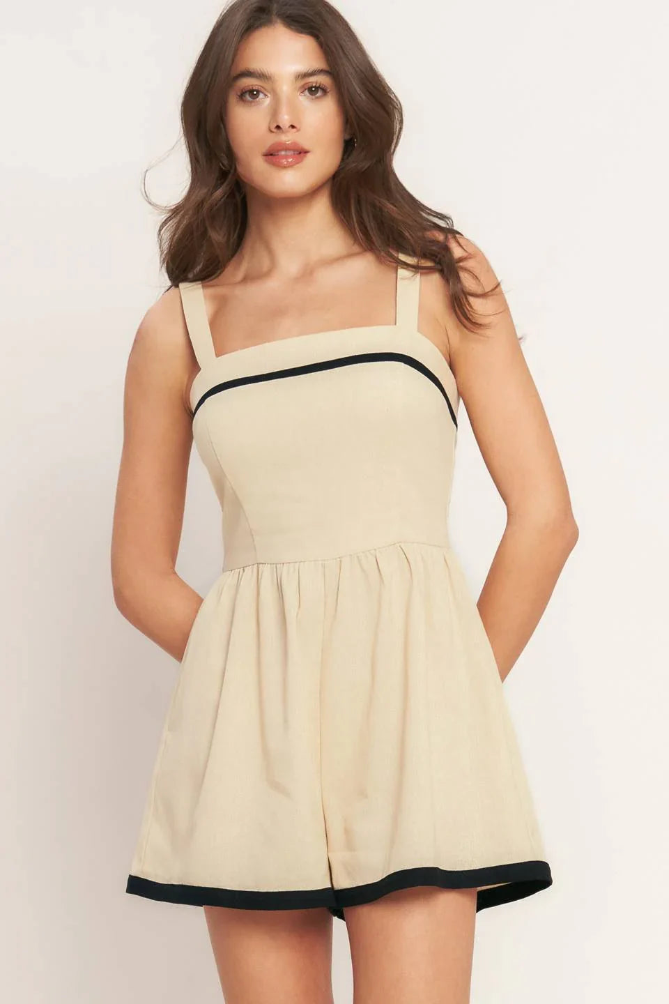 LOVELY LINE TAUPE ROMPER