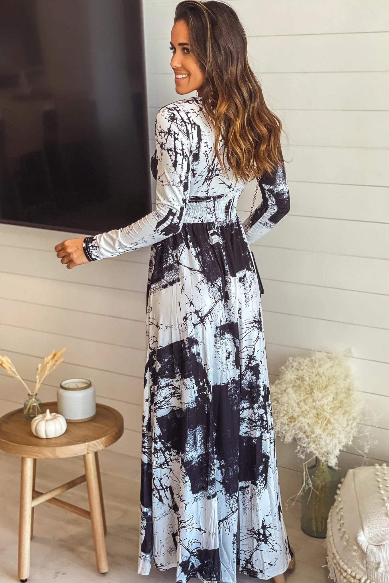 Black And White Printed V Neck Maxi Dress With Long Sleeve And Slit