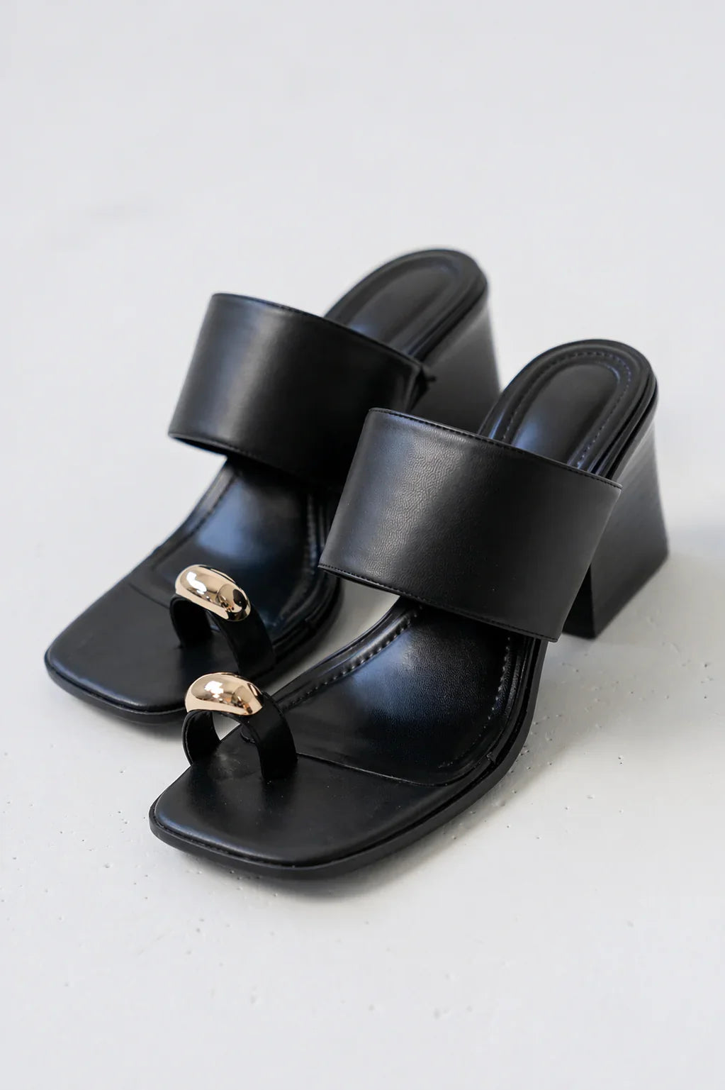 Fawn Block Heel in Black